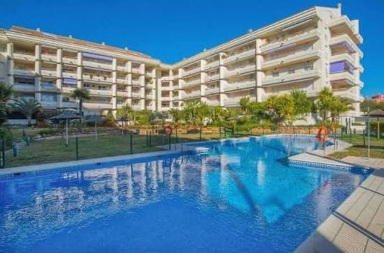 Spacious first floor apartment in the GOLDEN MILE, with a large terrace, 24-hour security and steps from the sea.